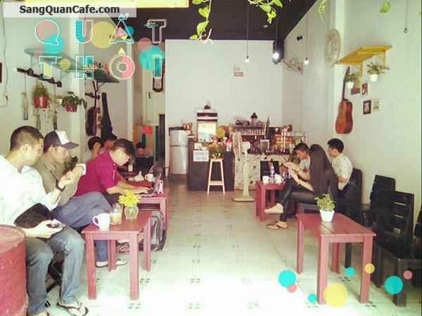 cần sang lại quán cafe ghế gỗ đang hoạt động