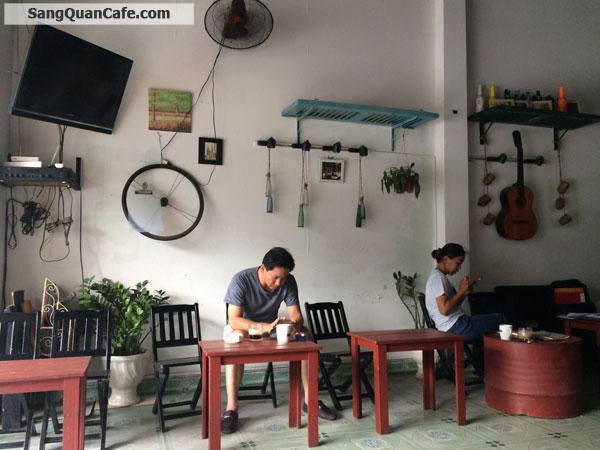 cần sang lại quán cafe ghế gỗ đang hoạt động