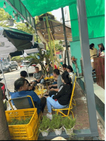 Sang Quán Cafe vỉa hè dài 12m Quận 7