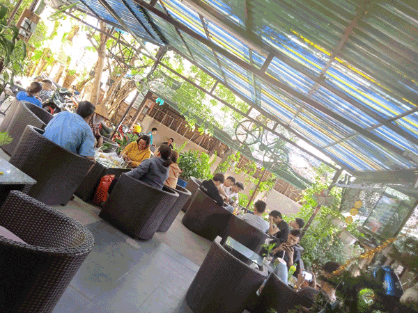 Sang Quán Cafe Sân Vườn tại Quận 9