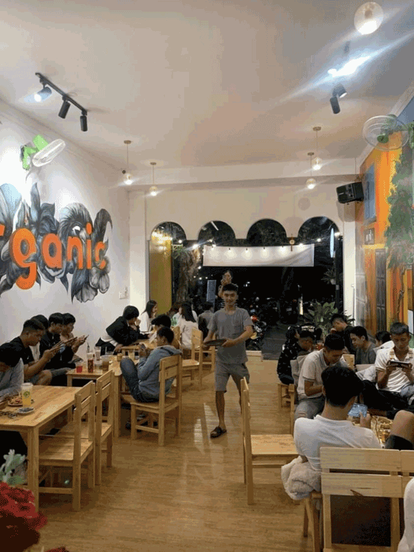 Sang quán cà phê Lâm Đồng