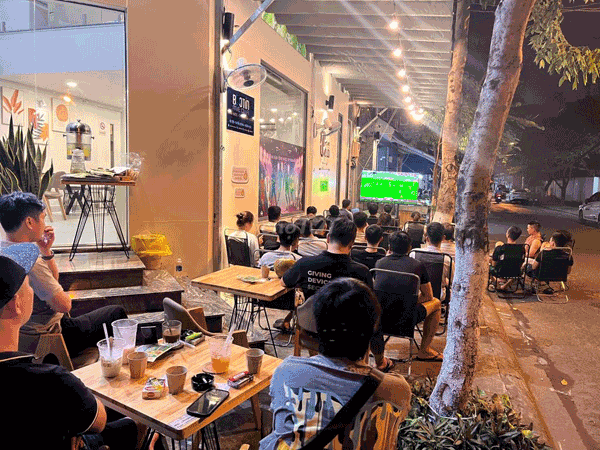 Sang quán cafe trên Đường Nguyễn Hiến Lê, P13, Tân Bình