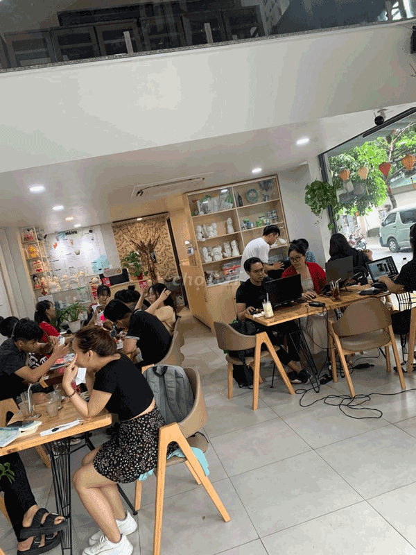 Sang quán cafe trên Đường Nguyễn Hiến Lê, P13, Tân Bình