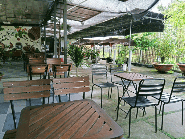Mình cần sang nhượng lại toàn bộ dụng cụ bàn ghế đầy đủ của quán cafe