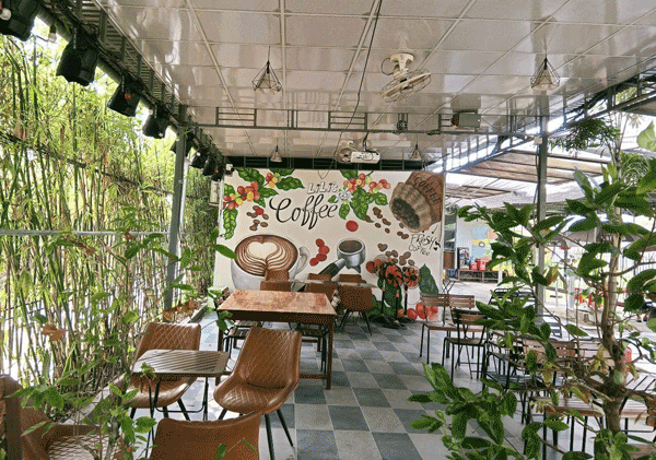 Mình cần sang nhượng lại toàn bộ dụng cụ bàn ghế đầy đủ của quán cafe