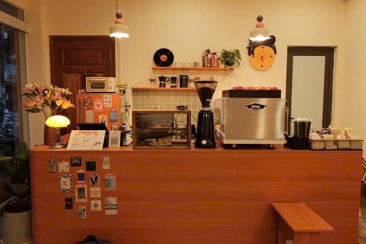 SANG NHƯỢNG QUÁN CAFE VỊ TRÍ SIÊU ĐẸP TẠI HÀ NỘI