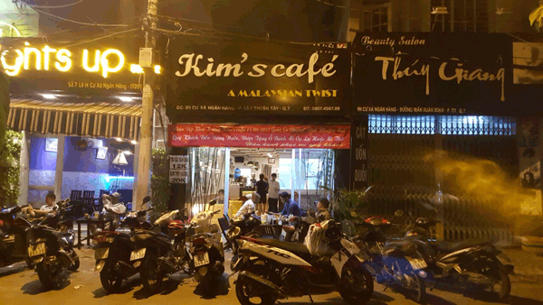 ang quán cafe mặt tiền đường Trần Xuân Soạn , quận 7.