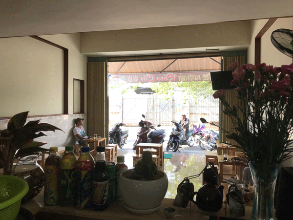 Cần sang gấp quán cà phê ghế gỗ quận Bình Tân