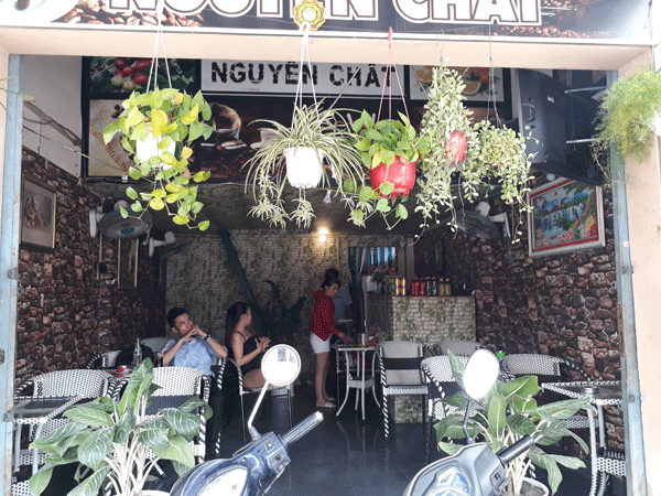 can-sang-lai-quan-cafe-kinh-doanh-tot-hoat-dong-on-dinh-16073.gif