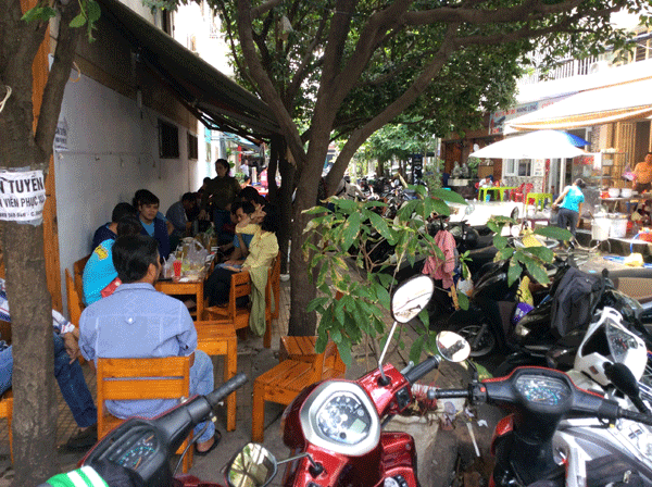 khong-nguoi-quan-ly-can-sang-quan-cafe-20138.gif