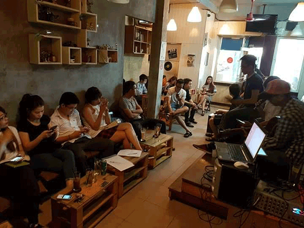 Sang gấp quán cafe nhạc Acoustic quận Phú Nhuận