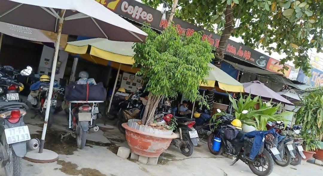 Sang nhượng mặt bằng và quán cà phê võng