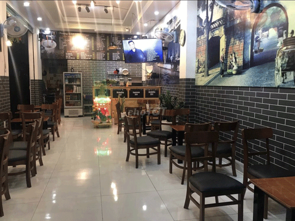 Sang nhượng quán cafe góc 2 MT Quận Tân Phú