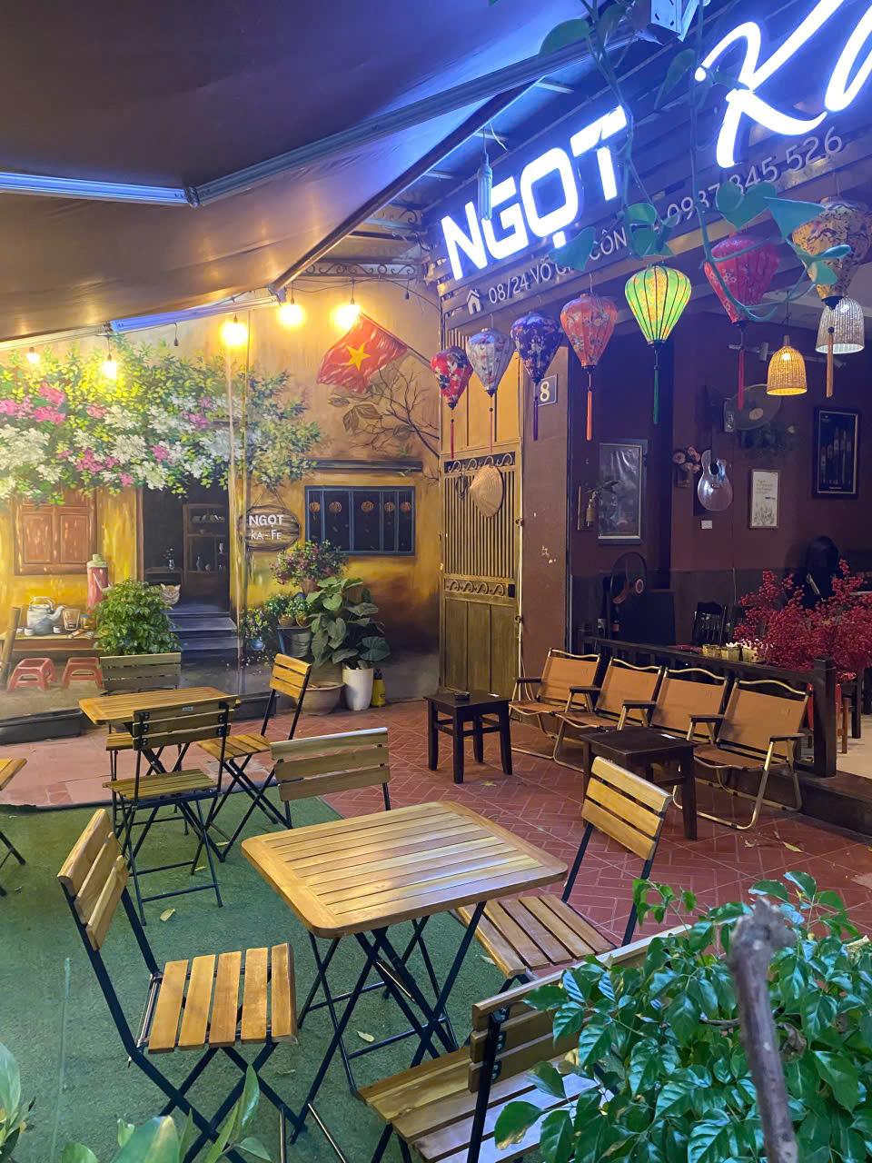 Sang quán cà phê khu vực Cầu Giấy Hà Nội