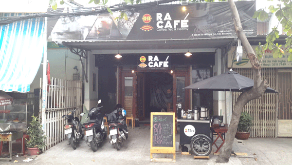 sang-quan-cafe--tra-sua--sinh-to-mat-tien-duong-lon-khu-dan-cu-dong-duc-48779.gif