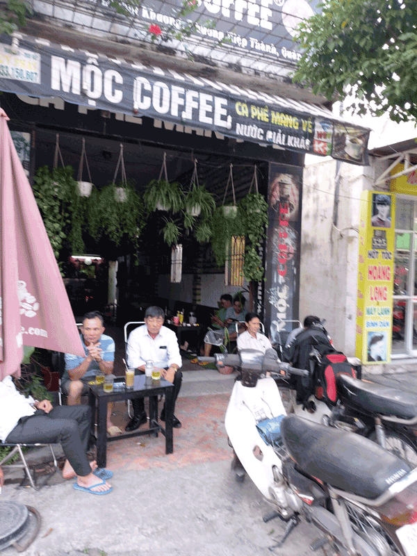 Sang Quán Cafe có sân vỉa hè mặt bằng đẹp