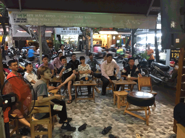 Sang quán cafe cơm trua văn phòng mặt tiền đường Rạch Bùng Binh