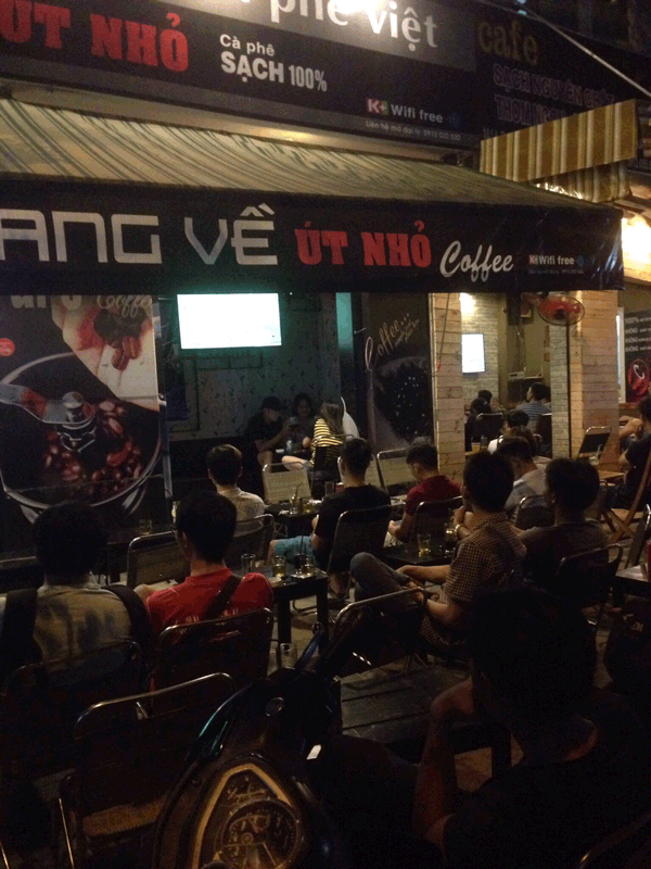 Sang quán cafe Ghế gỗ Amigo Nhánh Cầu Tân Thuận 2, Quận 7