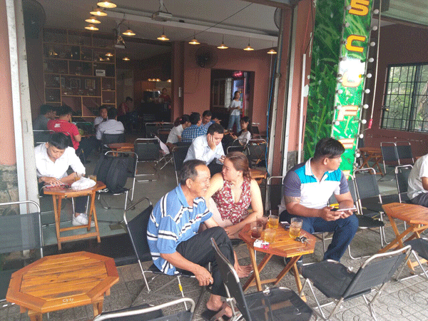 Sang quán cafe góc 2 mặt tiền khu Lữ Gia đối diện trường đua Phú Thọ