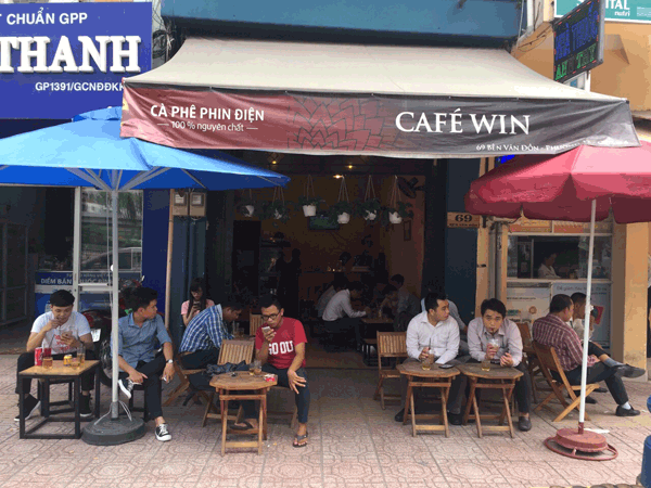 Sang quán Cafe mặt tiền dường Bến Vân Đồn, Quận 4.