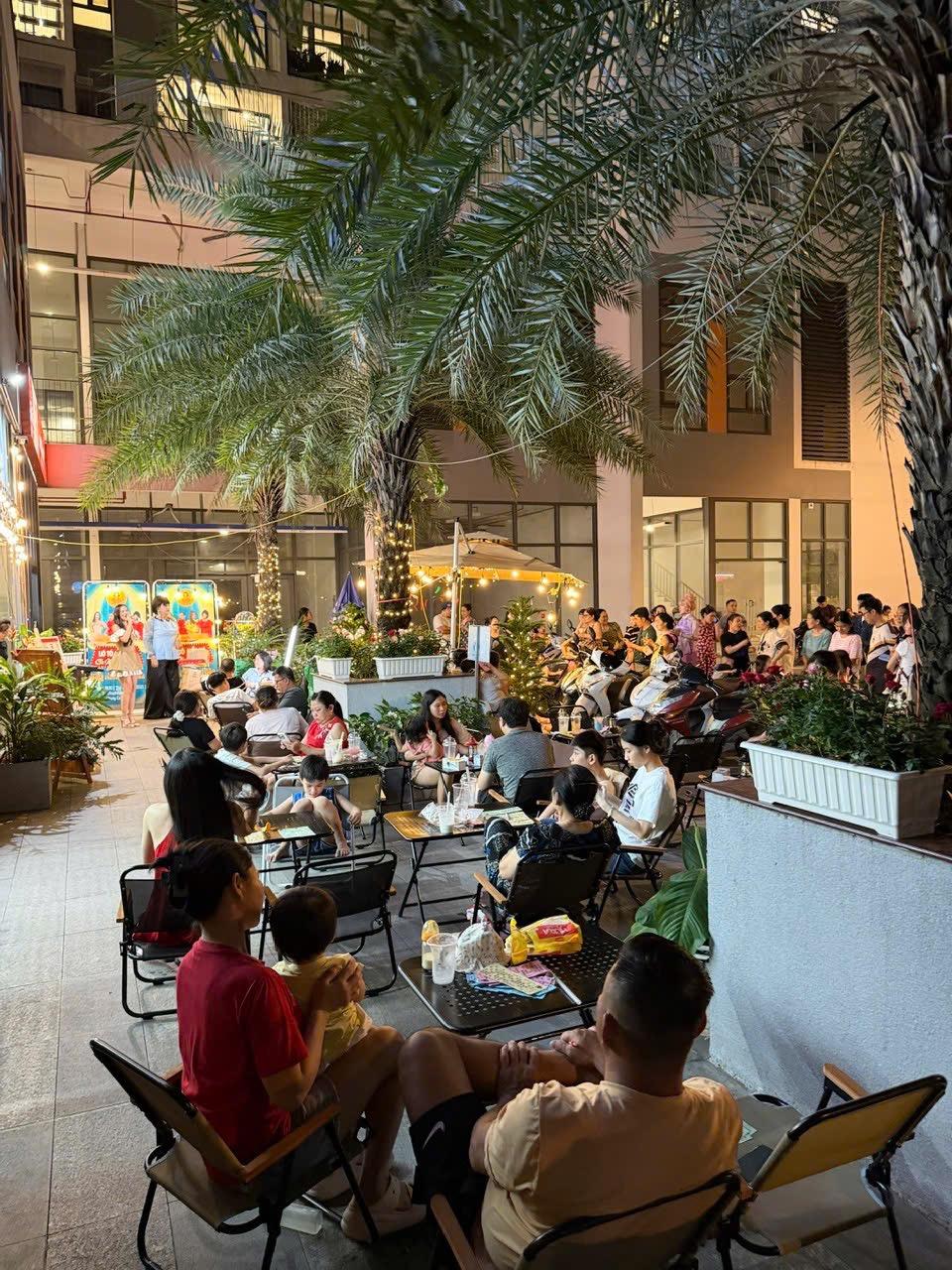 Sang quán cafe nước ép ăn vặt tại CC Ricca Quận 9