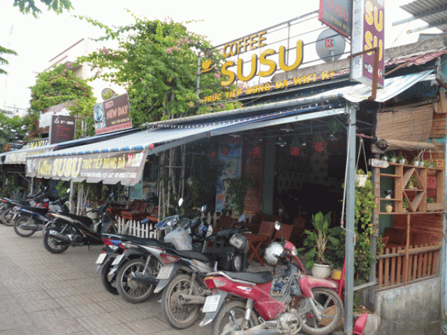 Sang quán cafe Rang xay ghế gỗ đường Phạm Văn Đồng