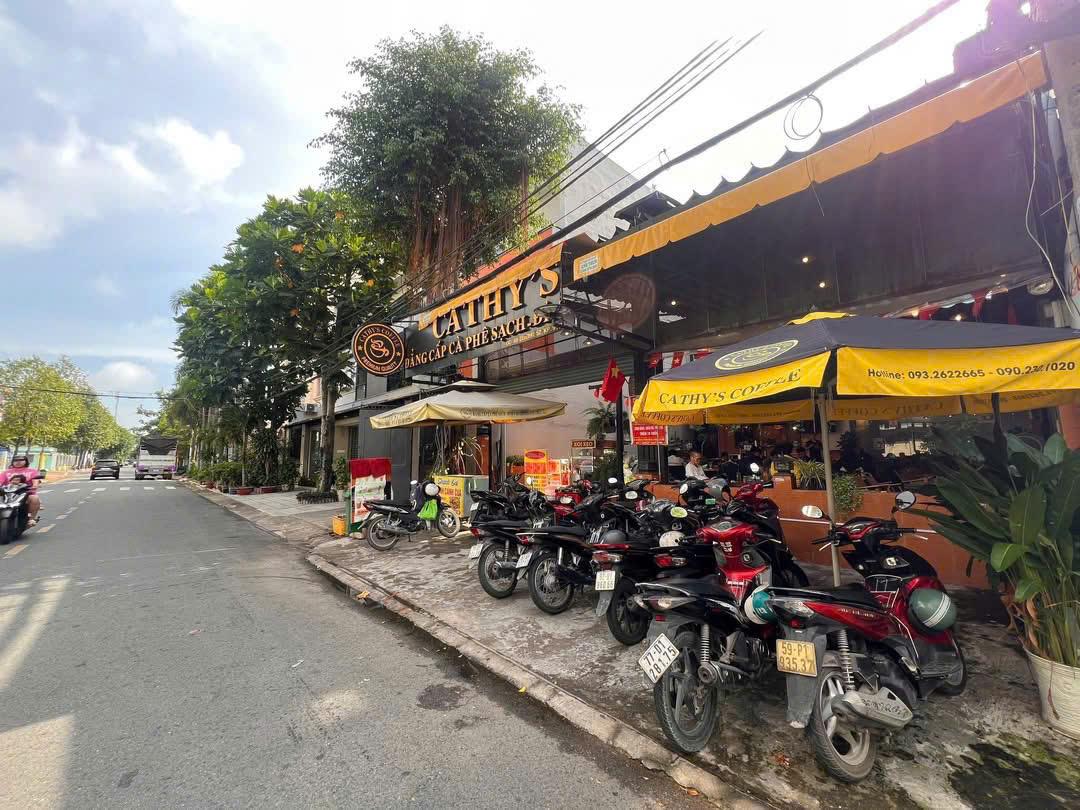 Sang quán cafe sân vườn - hồ các Koi tại Tân Tạo, Bình Tân