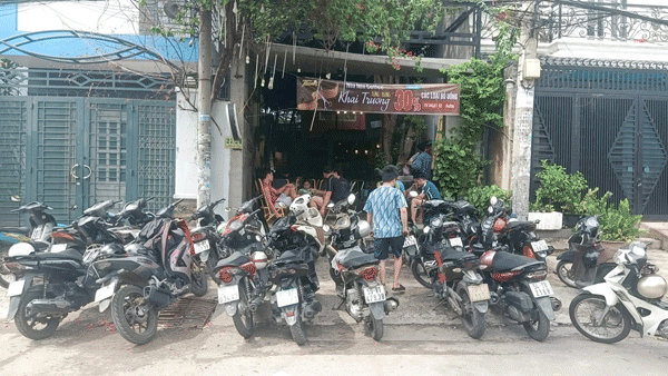 Sang quán cafe trục đường chính đông đúc bao đẹp Thủ Đức