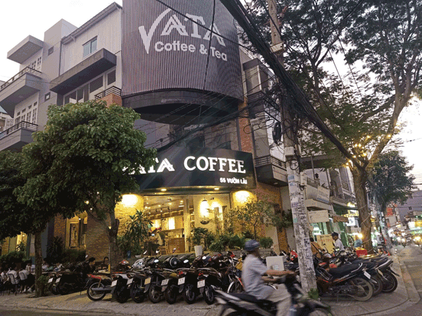 Sang tòa nhà quán cafe góc 3 mặt tiền quận Tân Phú