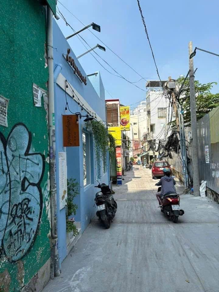 SANG NHƯỢNG QUÁN CAFE – HẺM 134 LÝ CHÍNH THẮNG, QUẬN 3