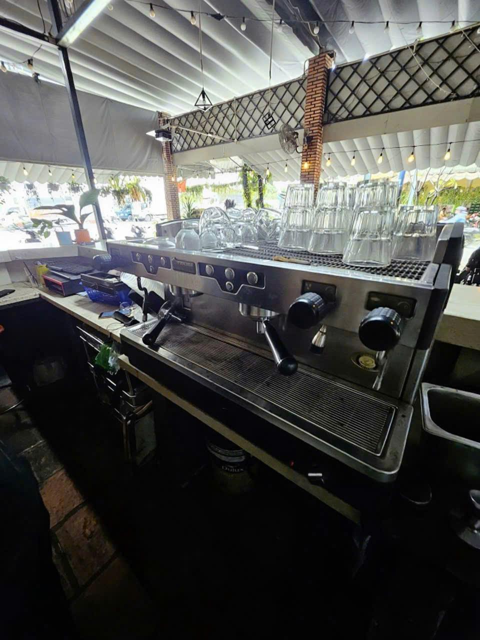 Sang quán Cafe đang hoạt động bình thường Tại Bình Tân