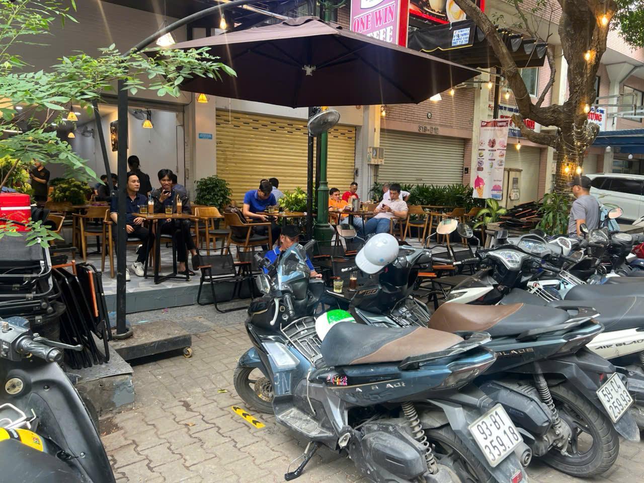 Sang quán cafe tại 319D10 Lý thường Kiệt Phường 15 Quận 10.