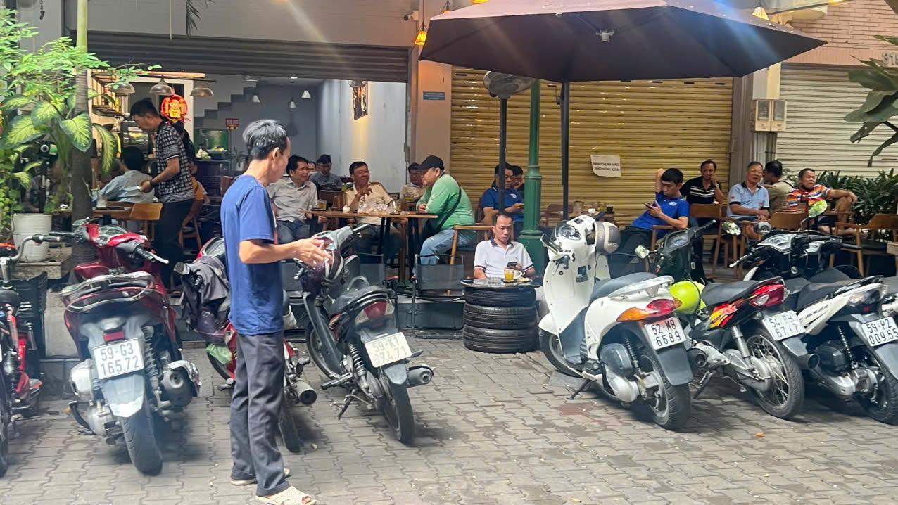 Sang quán cafe tại 319D10 Lý thường Kiệt Phường 15 Quận 10.