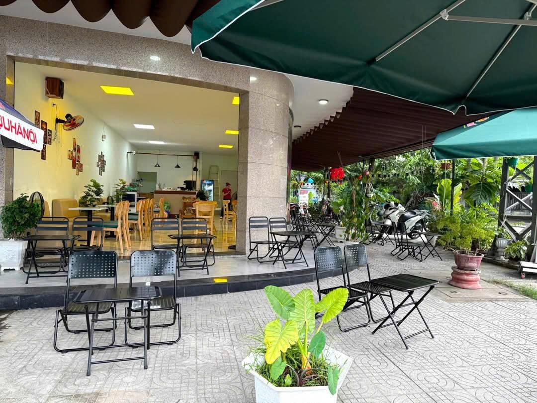 Sang quán cà phê góc 2 mặt tiền
