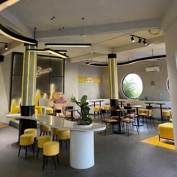 Sang quán cafe tại 53 Võ Trường Toản, đối diện villa 8. Quân 2