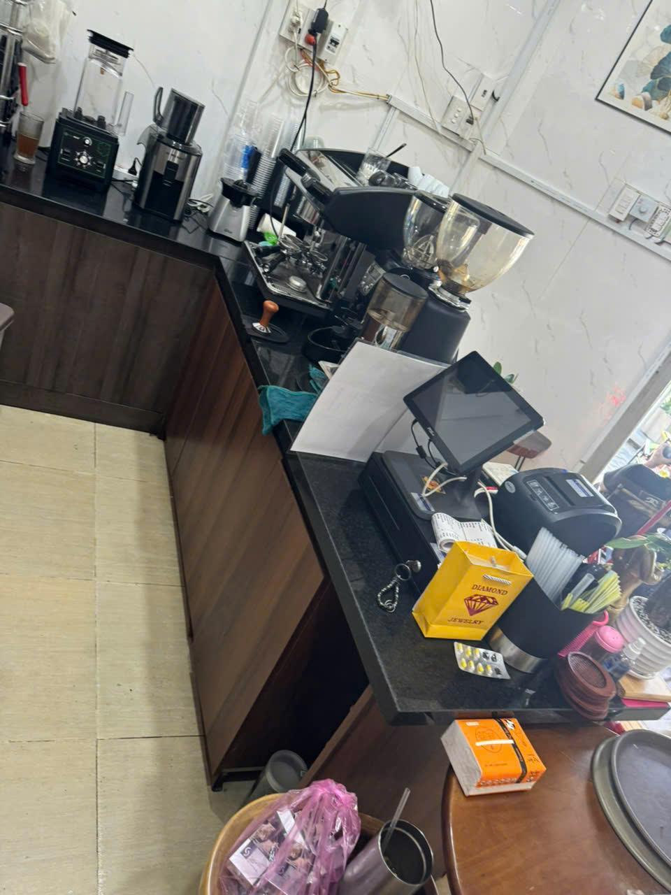 Sang lại quán cafe đang hoạt động bình thường