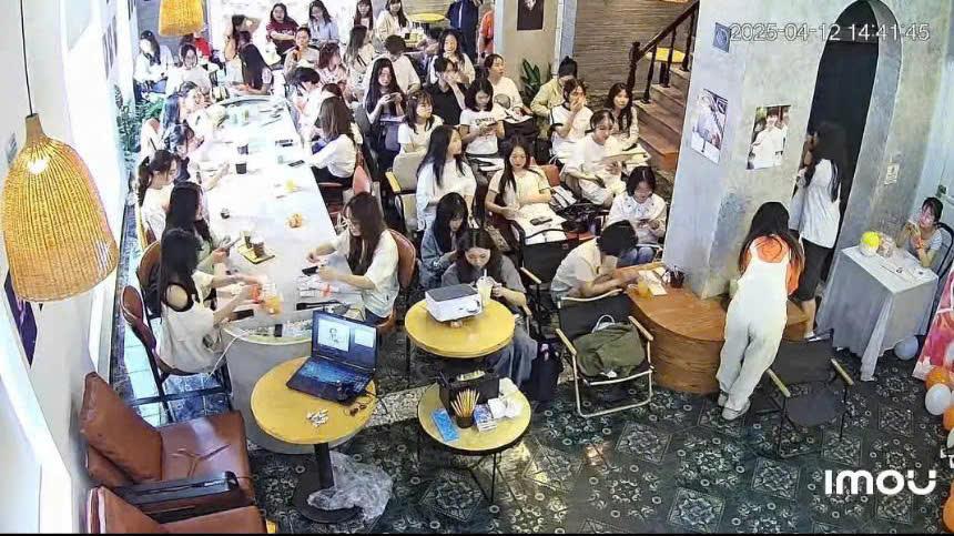 Sang quán cafe vị trí đẹp tại Cầu Giấy Hà Nội