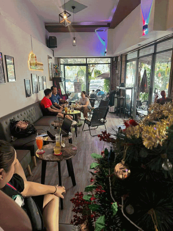 SANG QUÁN CAFÉ 2 MẶT TIỀN NGAY NGÃ BA QUẬN TÂN PHÚ