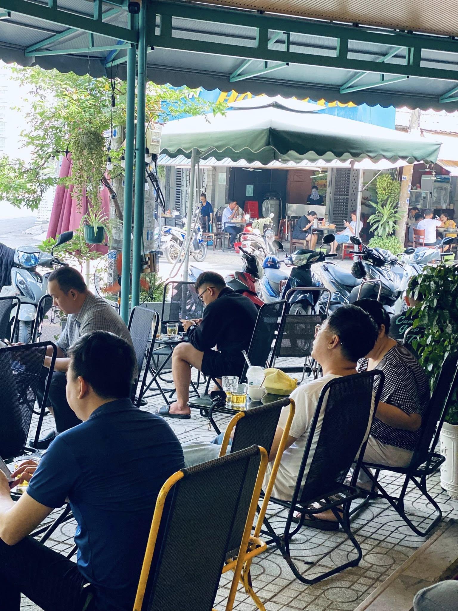Sang quán cà phê tâm huyết, vị trí đẹp, góc 2 mặt tiền Tại Tân Phú