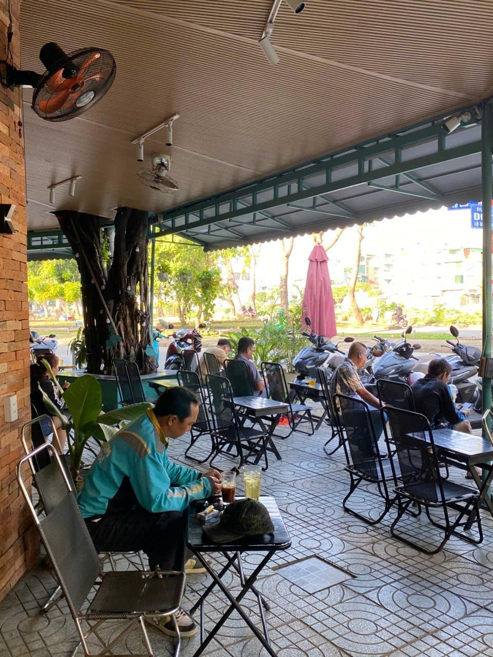 Sang quán cà phê tâm huyết, vị trí đẹp, góc 2 mặt tiền Tại Tân Phú