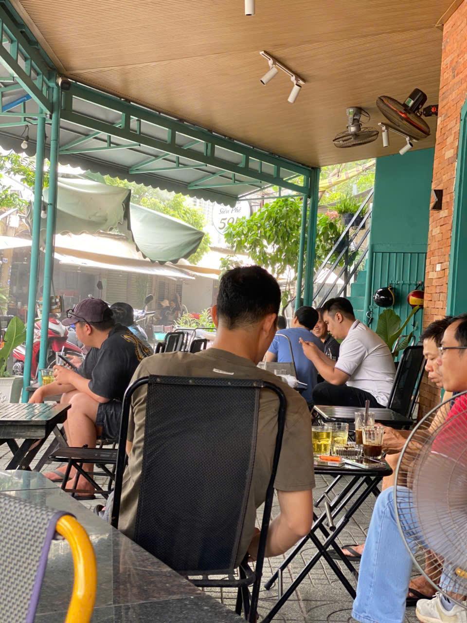 Sang quán cà phê tâm huyết, vị trí đẹp, góc 2 mặt tiền Tại Tân Phú