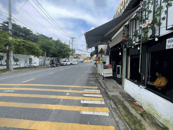 Sang quán cafe góc 2 mặt tiền đẹp lắm