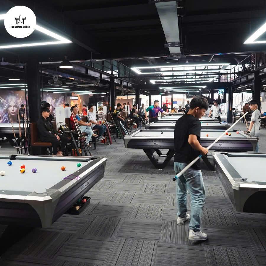 Sang tổ hợp cafe - bida - internet Huỳnh Tấn Phát, Quận 7