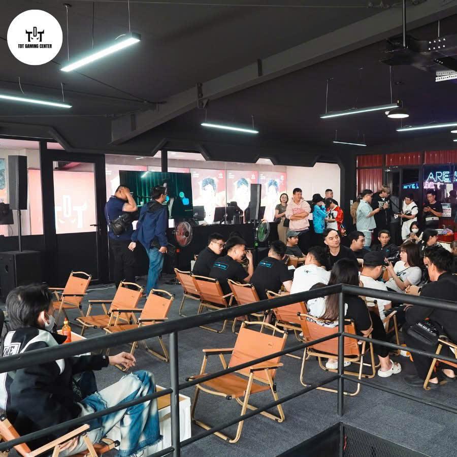Sang tổ hợp cafe - bida - internet Huỳnh Tấn Phát, Quận 7