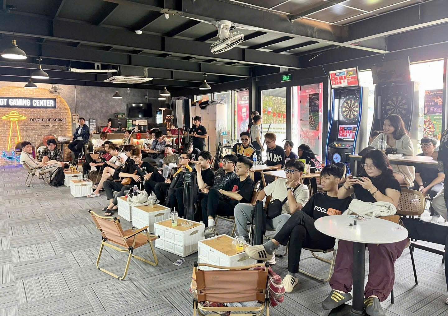 Sang tổ hợp cafe - bida - internet Huỳnh Tấn Phát, Quận 7