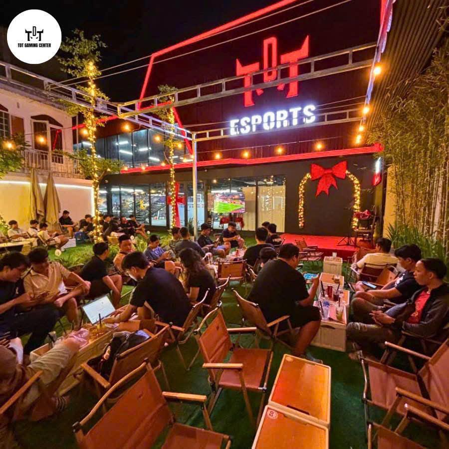 Sang tổ hợp cafe - bida - internet Huỳnh Tấn Phát, Quận 7