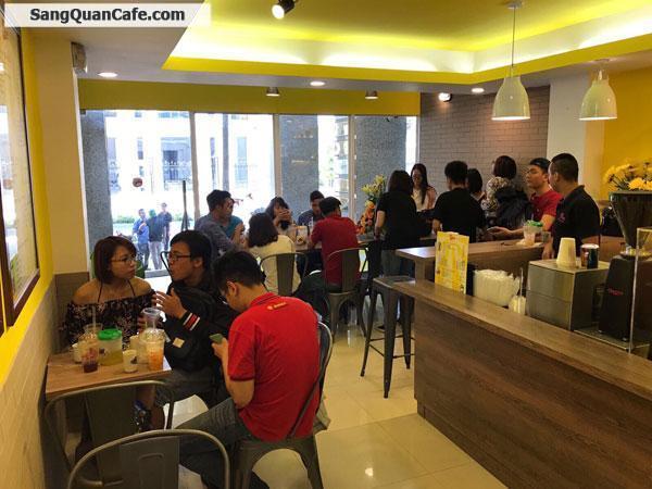 ang quán cafe ngay tầng trệt toà nhà văn phòng