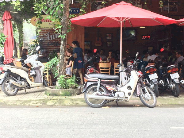 can-sang-gap-quan-cafe-annie-quan-tan-phu-82459.gif