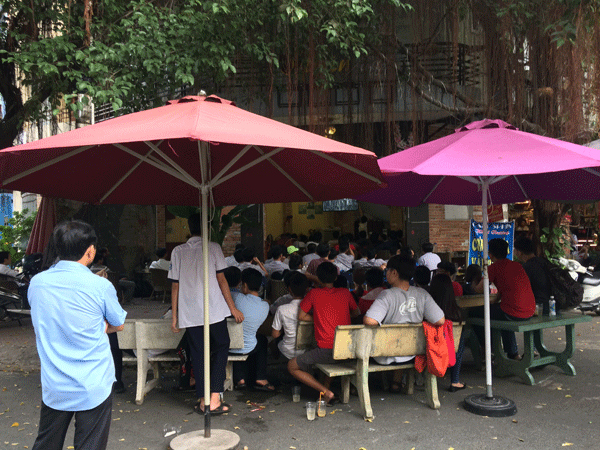 càn-sang-quán-cafe-san-vuòn-2-mạt-tièn-37190.gif