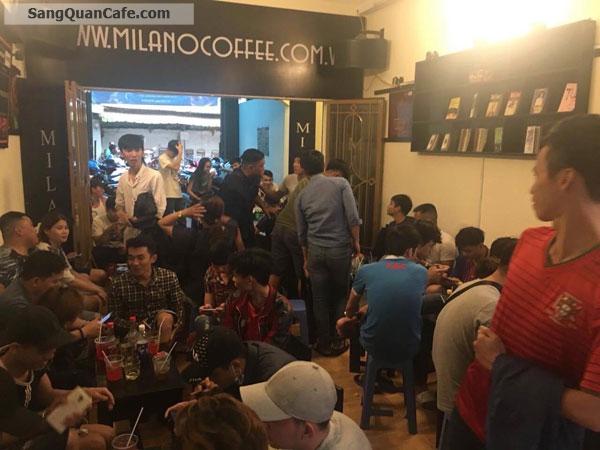 Có em bé cần sang quán cafe Milano